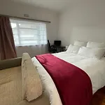 Tranquil 1-Bedroom In Rondebosch