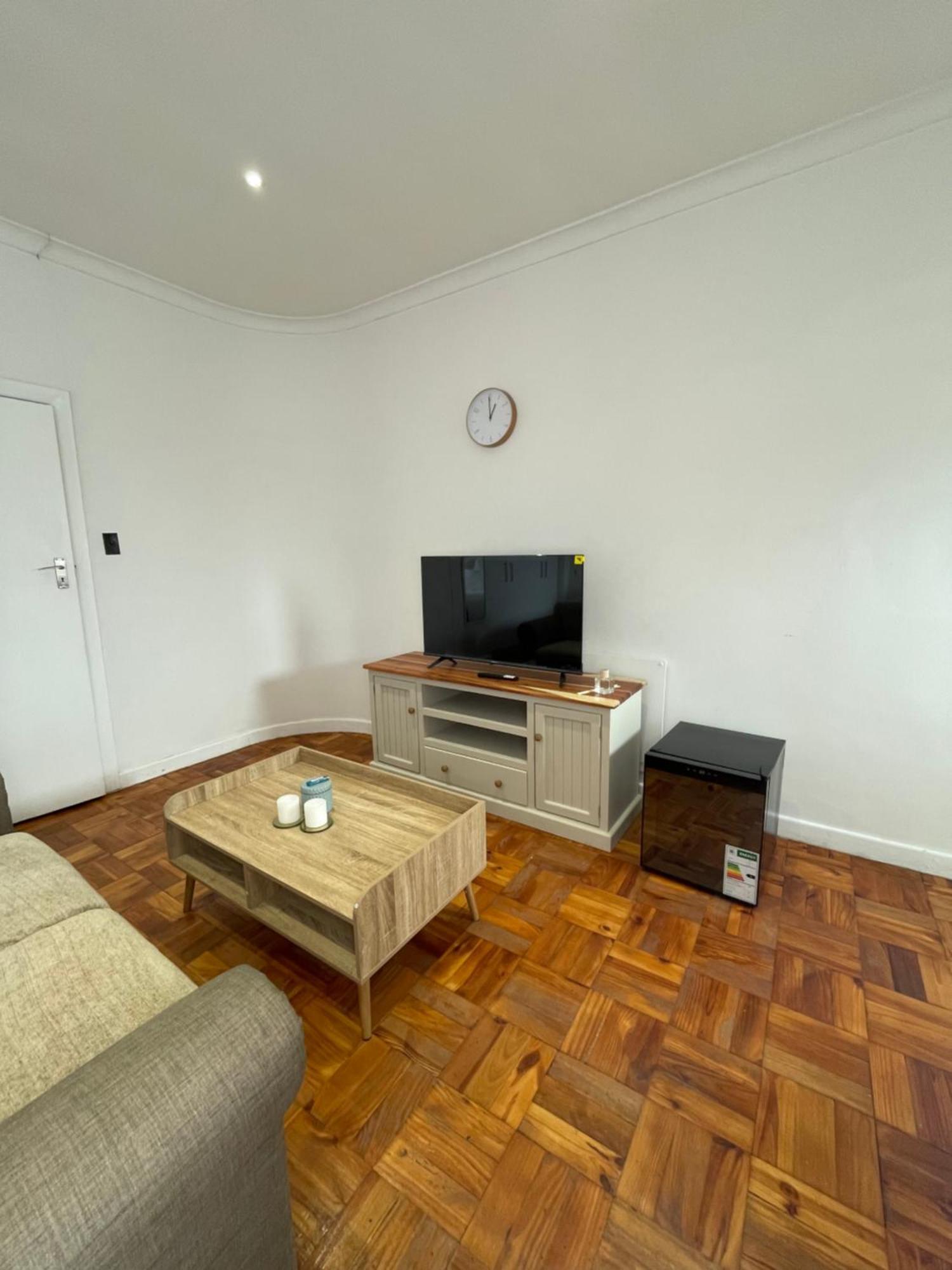 Tranquil 1-bedroom In Rondebosch