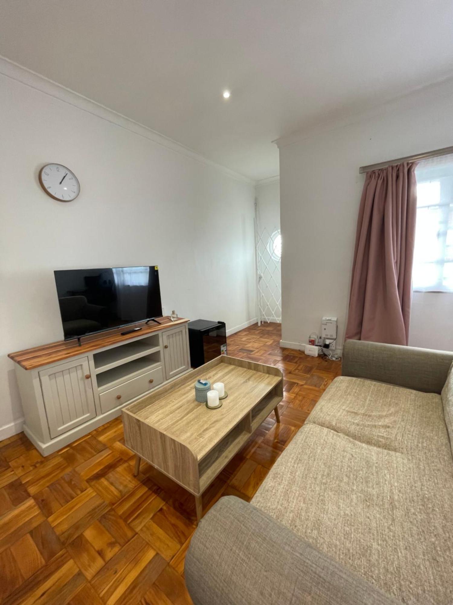Tranquil 1-bedroom In Rondebosch *